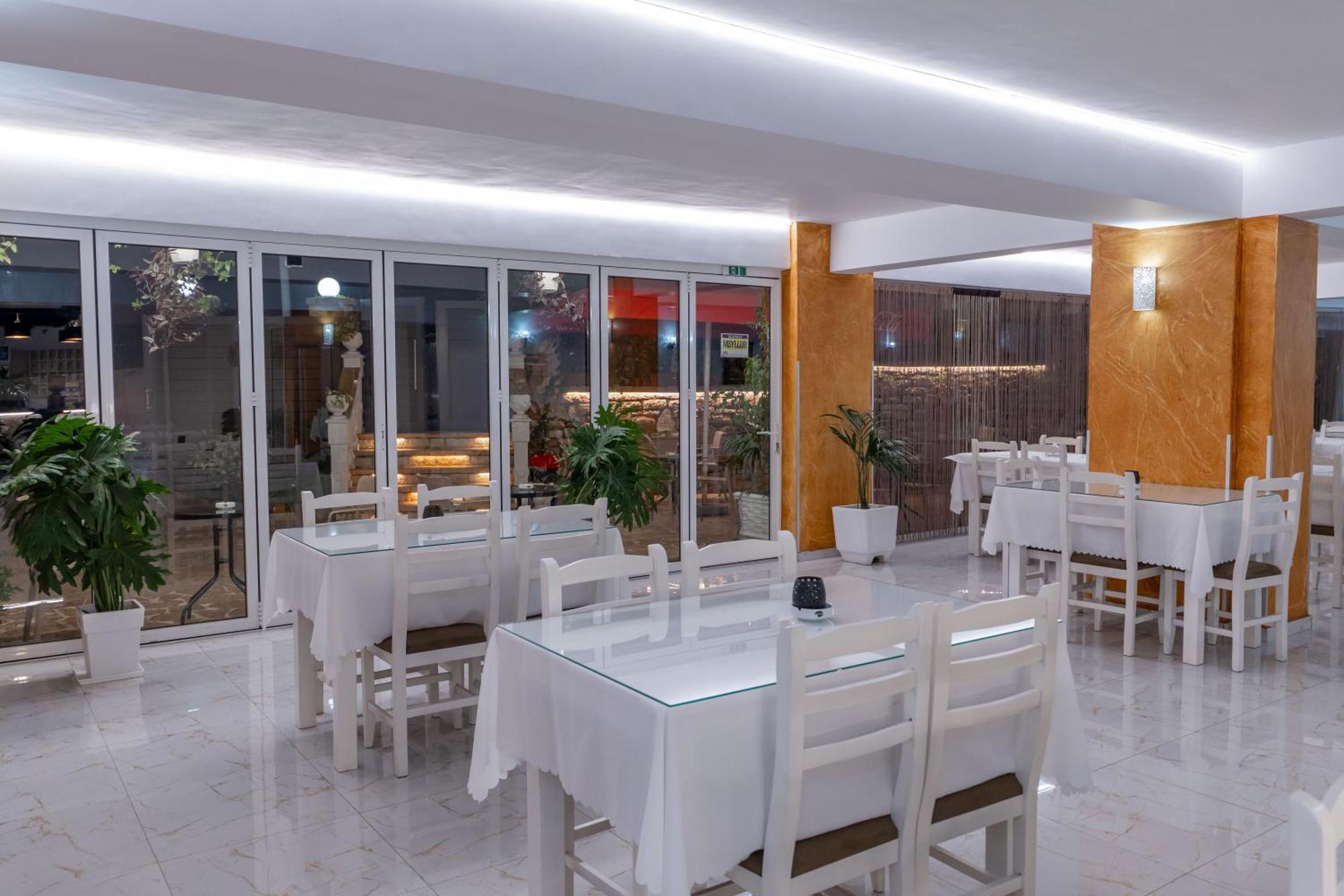 Elite 4* Sarandë